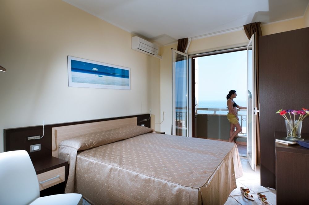 Casa Vacanze Samira Fondachello  Exteriér fotografie